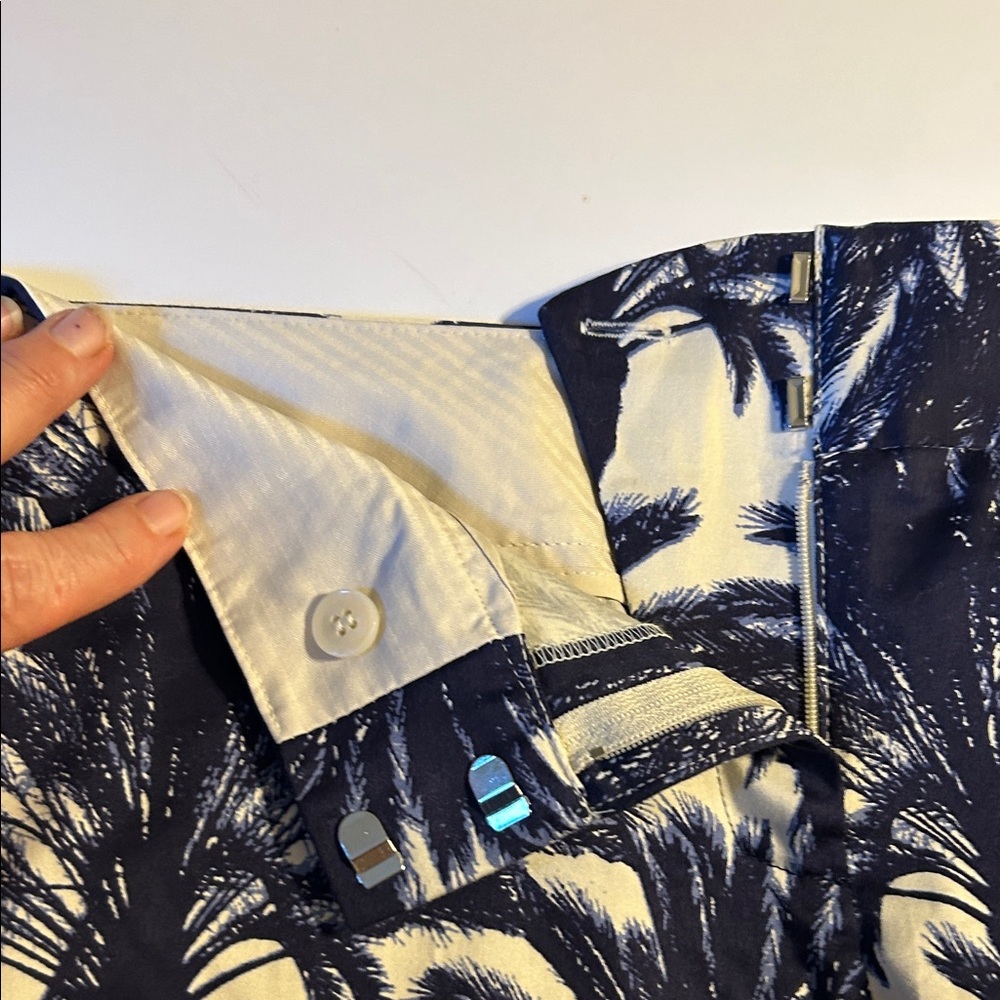 The Limited Navy Palm‎ Print Women's Shorts size 14 tailored vacation preppy - Picture 7 of 10